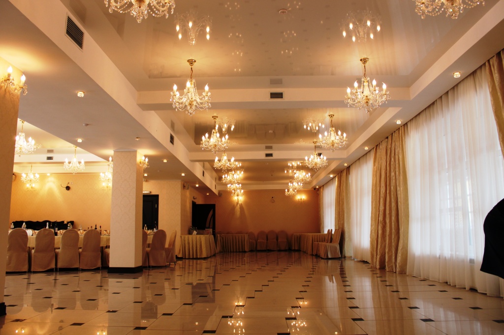 Натяжные потолки в ресторане Натяжные потолки в ресторане