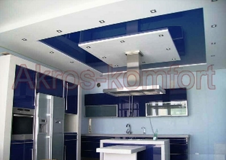 Натяжні стелі на кухні