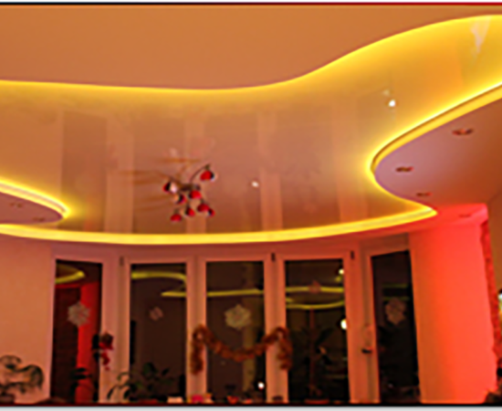 Натяжной потолок со светодиодной подсветкой Натяжной потолок со светодиодной подсветкой