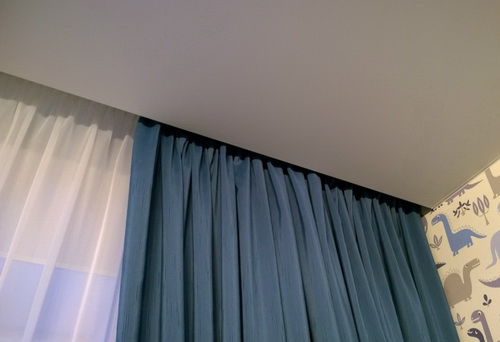 Монтаж установка карнизов под натяжной потолок Монтаж установка карнизов под натяжной потолок